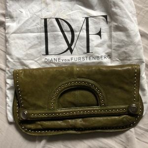 DVF clutch